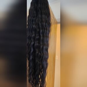 Luxurious Black Wavy Hair Extension